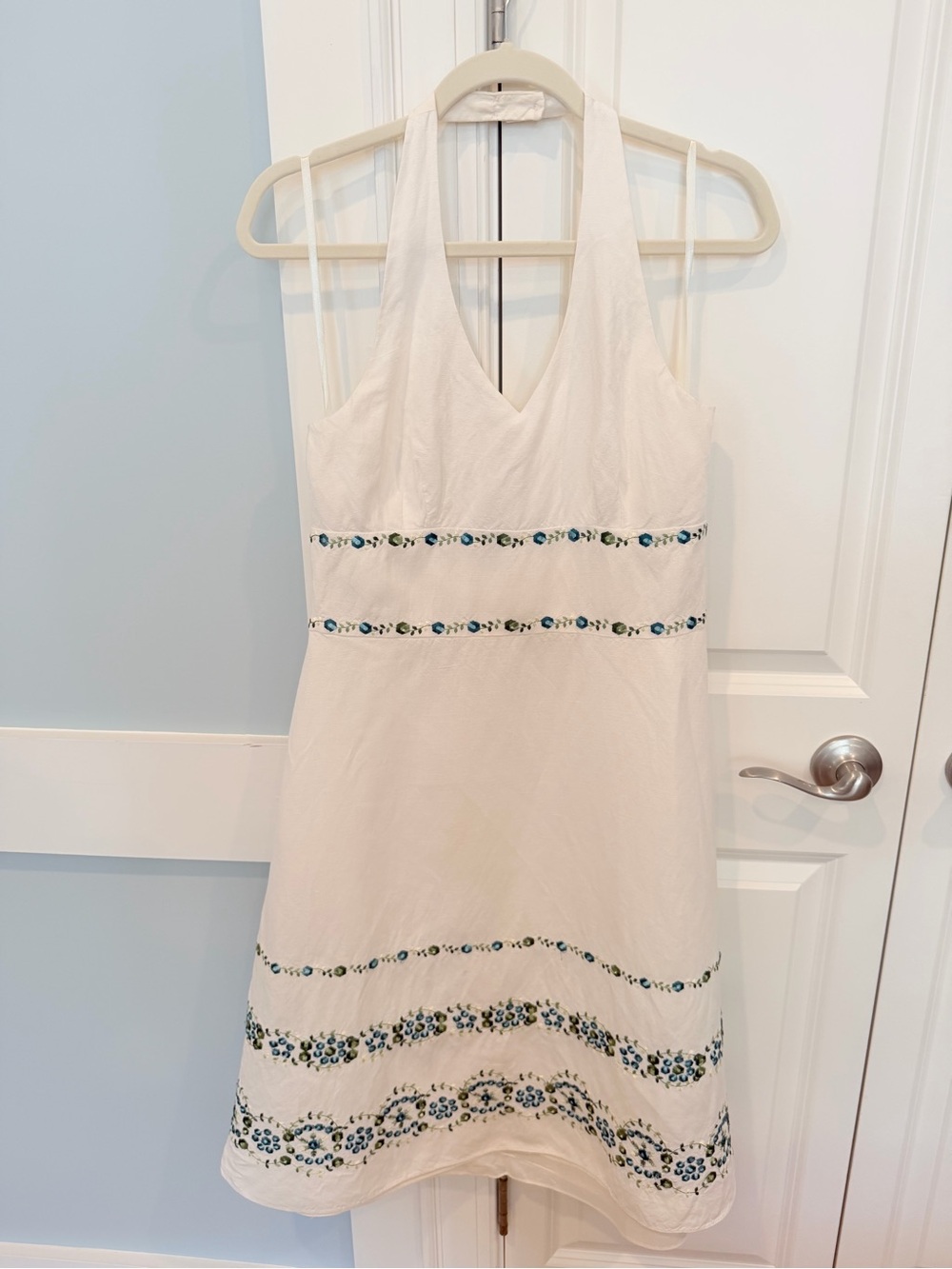 Ann Taylor White Halter linen-blend Embroidered Halter Sundress, size 10